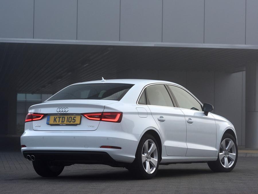  Audi A3 Sedan 2.0 TFSI (8V) 2013 года  (UK) (фото 9 из 17)